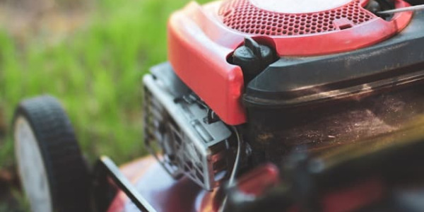 Votre tondeuse ne démarre plus ? Les 5 pièces à vérifier pour un bon entretien tondeuse