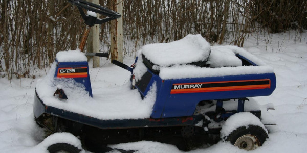 Comment bien hiverner les pneus de votre tracteur tondeuse ?